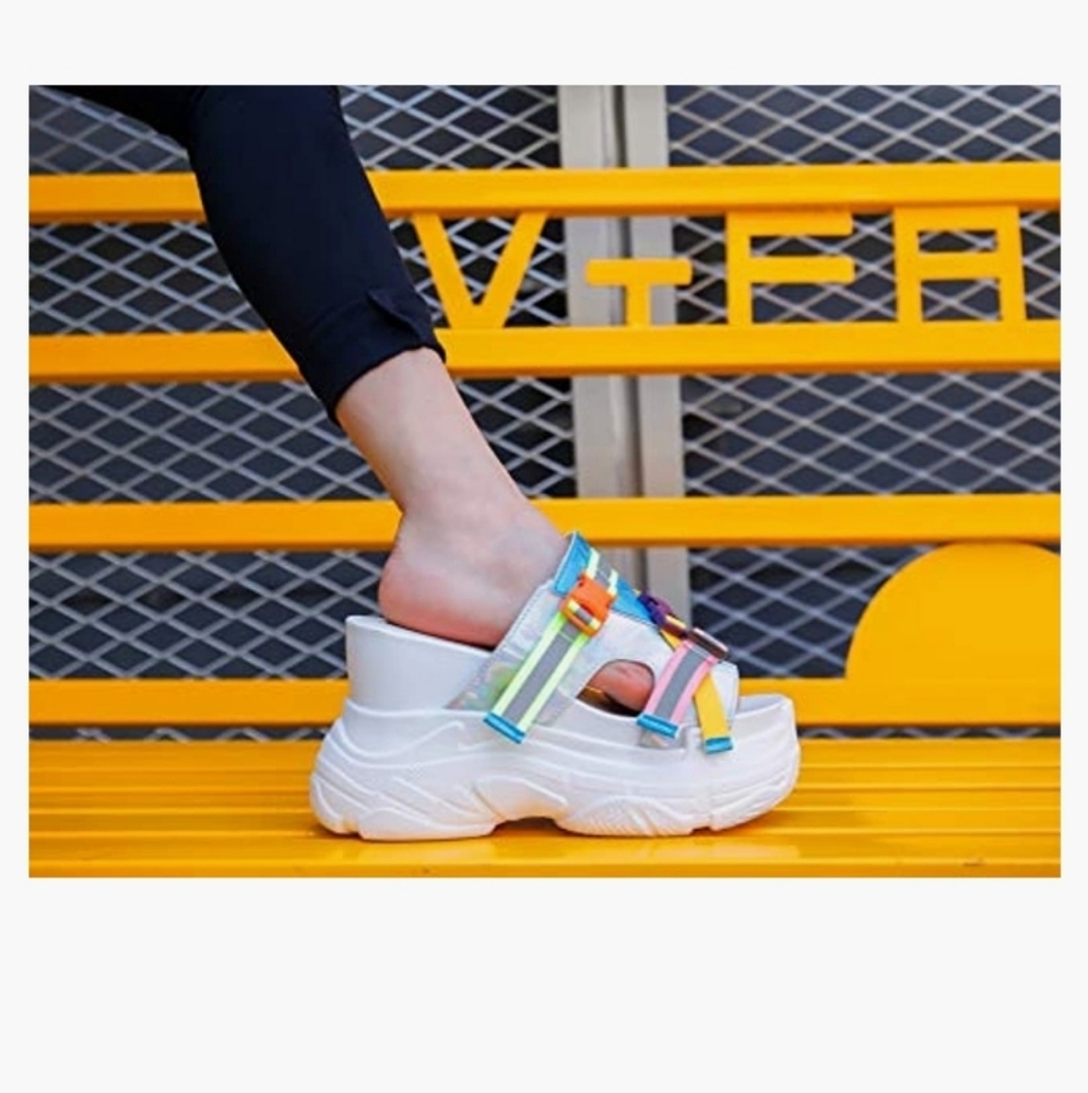 Holographic platform